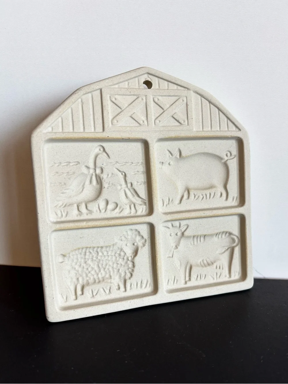 Vintage The Pampered Chef Farmyard Friends Stoneware Cookie Mold 1994